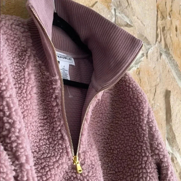 For The Republic Mauve Sherpa Zip up Pull over - Picture 8 of 9